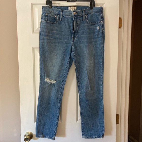 Madewell Mid-Rise Perfect Vintage Jean in Ainsdale Wash: Knee-Rip Edition - Picture 12 of 13